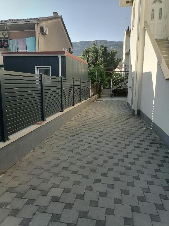 Apartments Seven Castles Kastela Exterior photo