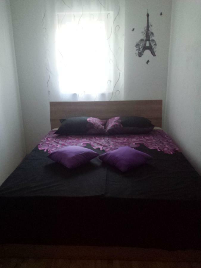 Apartments Seven Castles Kastela Exterior photo